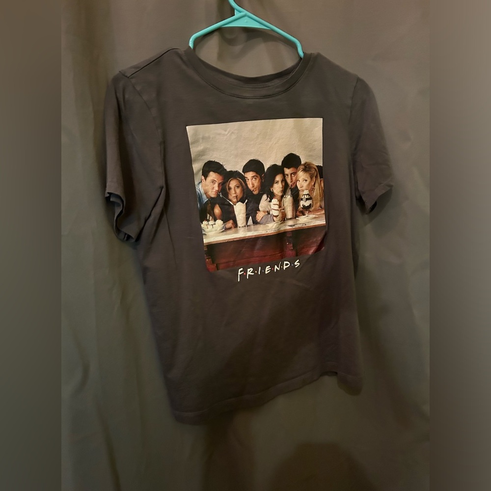 Friends graphic tee
